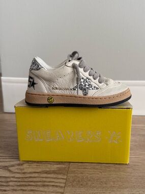 Golden Goose Kids Off-White Leather Sneakers with Silver Glitter Star